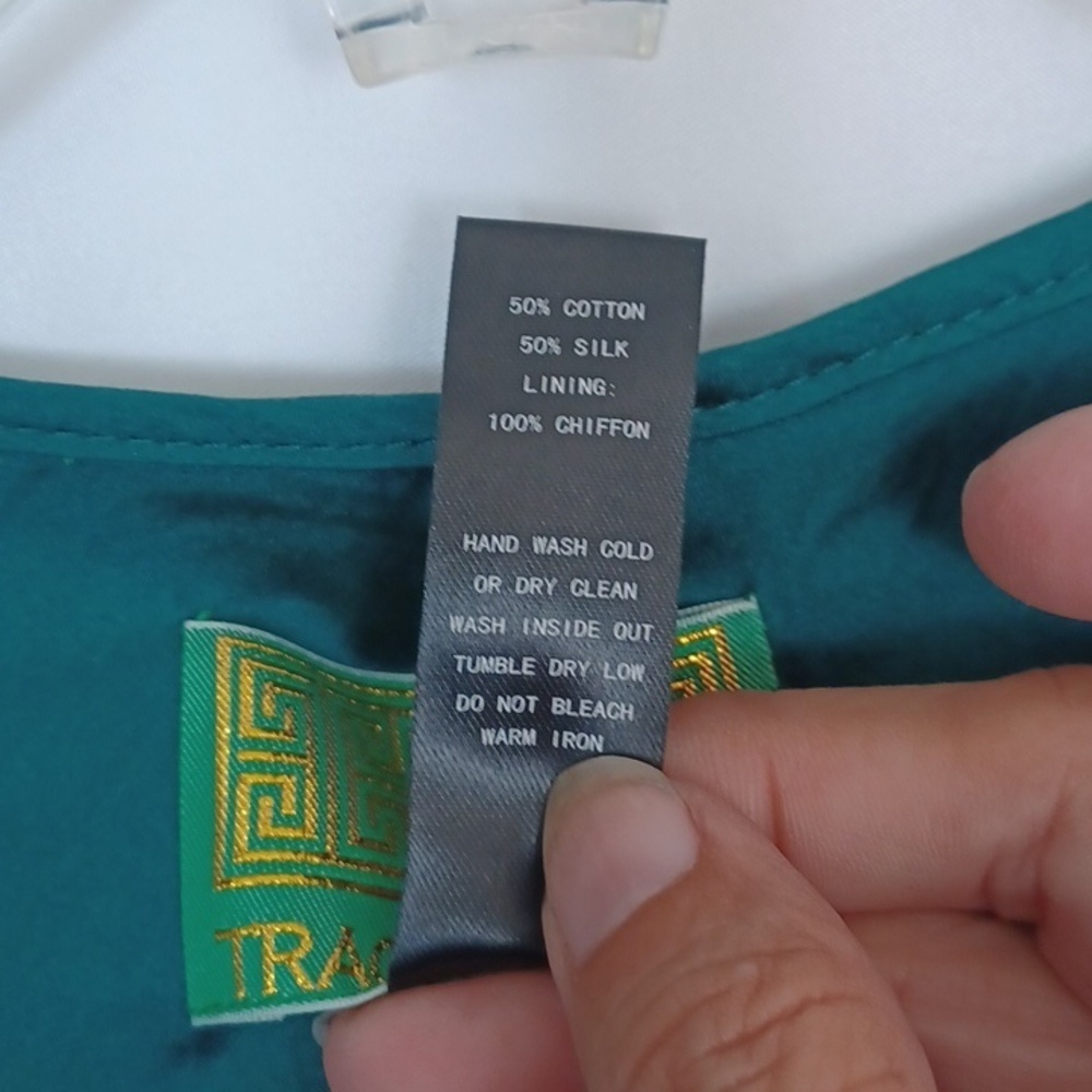 Tracy Porter Emerald Green Silk Beaded Blouse Sz S, Side Zip, 16" Ptp, 23" L - Picture 4 of 6